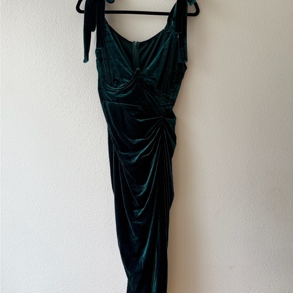 SHEIN Emerald Asymmetrical Velvet Dress - Picture 1 of 5